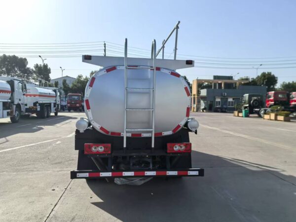 Foton fuel tanker - Image 4