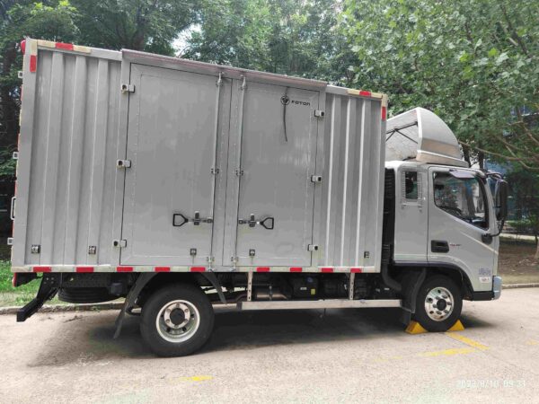 Foton Aumank S corrugated box cargo truck - Image 2