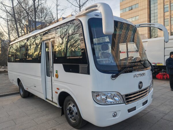 Foton minibus Cummins engine - Image 6