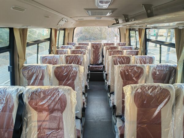 Foton minibus Cummins engine - Image 2