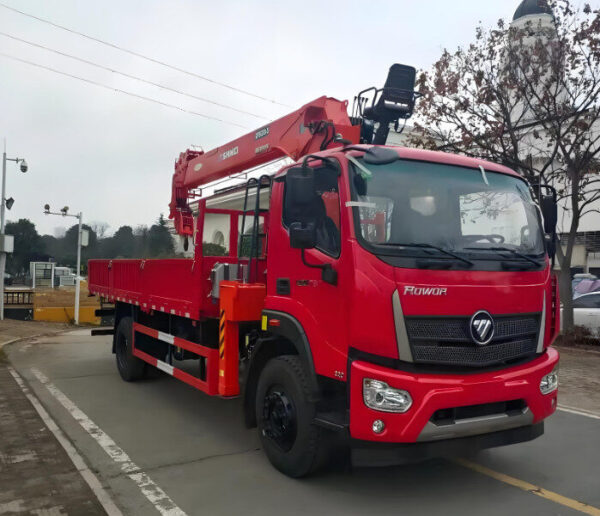 Foton 6×4 straight boom truck-mounted crane, with a maximum lifting capacity of 16 tons