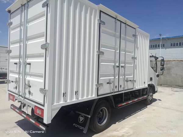 Foton 5-ton corrugated box cargo truck - Image 2