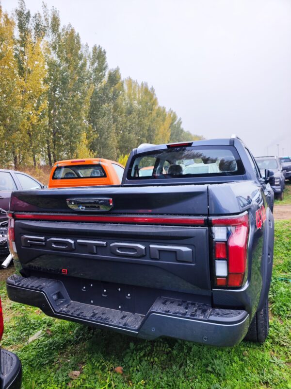 FOTON 4×4 off-road pickup truck with black and brown interior - Image 4