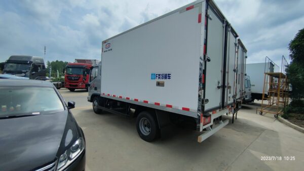Foton Aumark E refrigerated truck, independent chiller with Cold King - Image 3