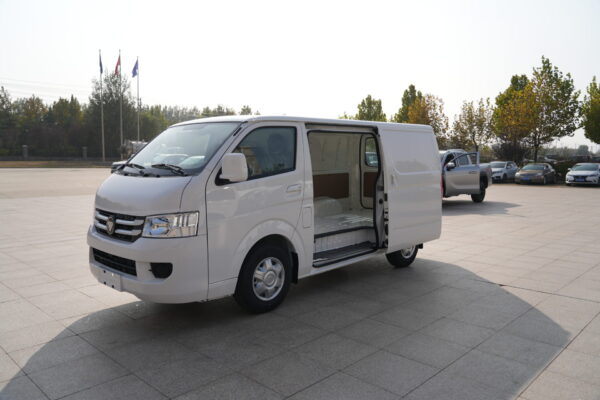 Foton Scenery G7 Cargo Edition, rear blind window