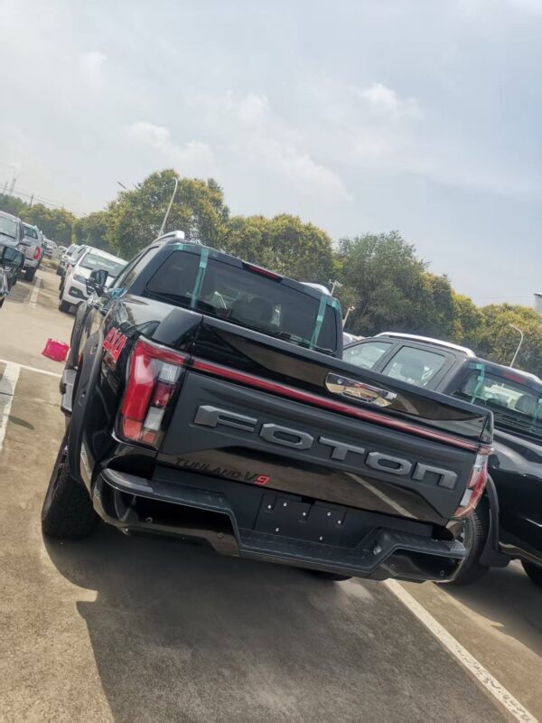 Foton black 4×4 pickup truck with wheel arches and tailgate trim - Image 3